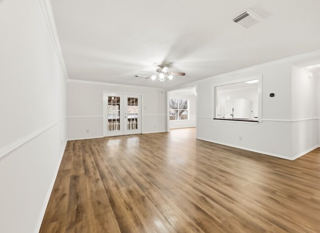 Building Photo - 6555 Beech Trail Dr