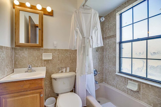 Building Photo - 9 Francis St