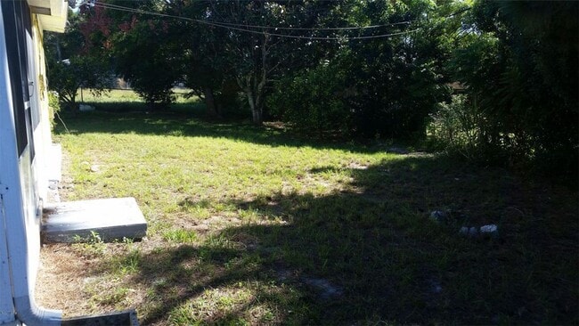 Building Photo - 3 Bed 1 Bath Home | Pet Friendly | Fenced Yard | Washer Dryer Hook Ups | Section 8 Welcomed