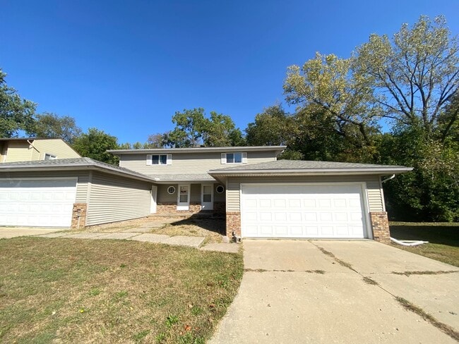 Primary Photo - 2 Bedroom, 1.5 Bath Duplex Available for R...