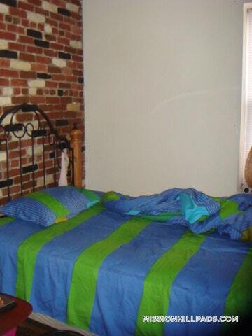 Building Photo - 886 Huntington Ave