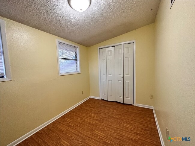 Building Photo - 899 Hillyer St