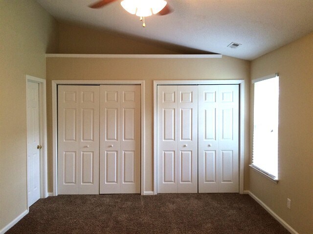 Building Photo - 120 Birch Hill Ct