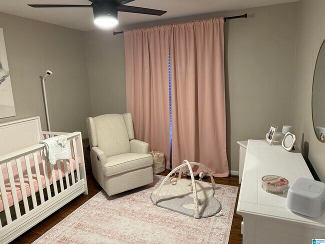 Building Photo - 3153 Woodhaven Dr