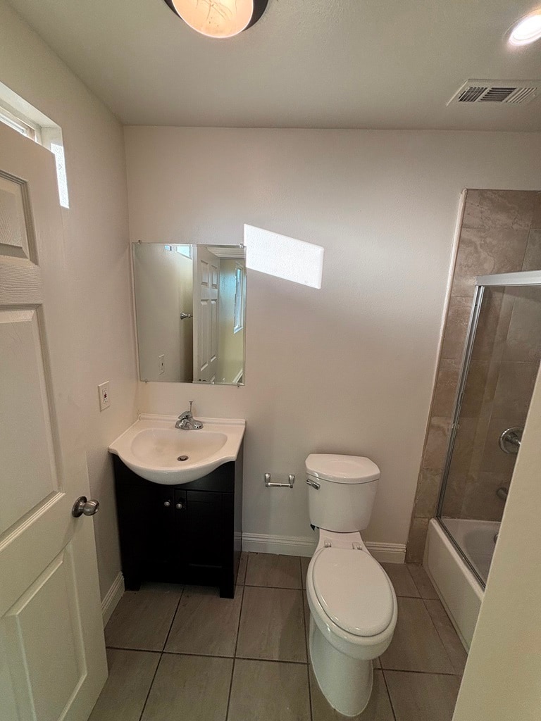 Building Photo - 214 E 101st St