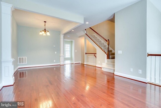 Building Photo - 2159 Oberlin Dr