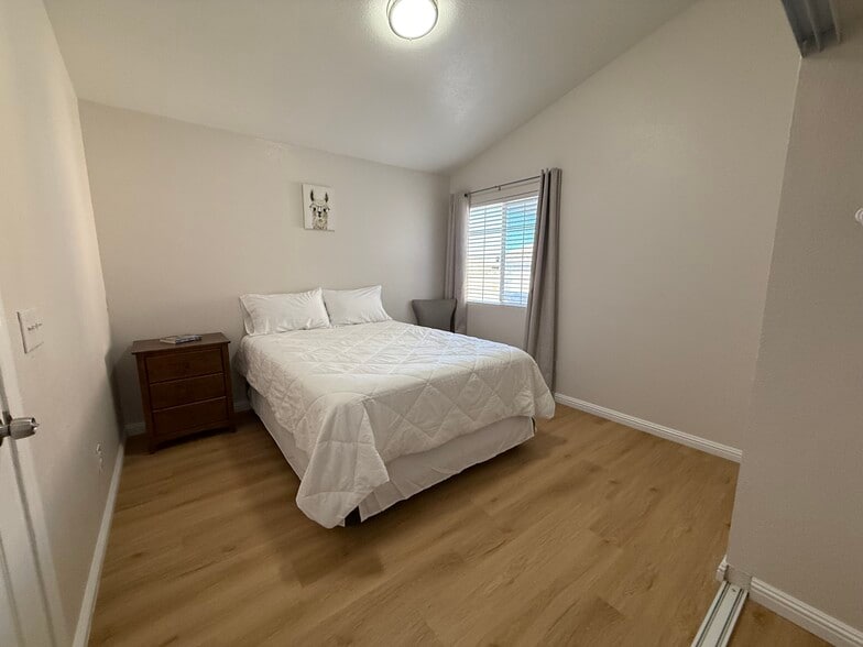 3rd Bedroom - 693 W Pacific Ave