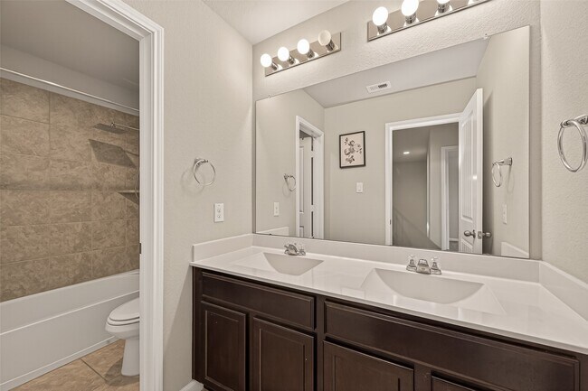 Building Photo - 2510 Meerstad Ln