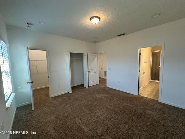 Building Photo - 136 Pinebury Ln