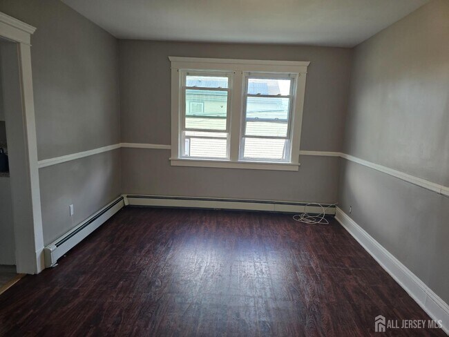 Building Photo - 450 Hall Ave
