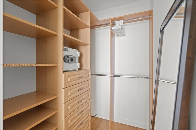 Building Photo - 21055 Yacht Club Dr