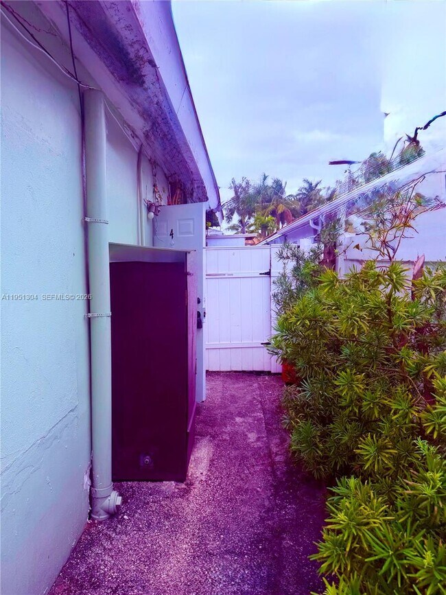 Building Photo - 1822 Cleveland St