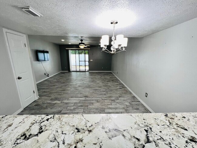 Building Photo - 8623 N Lagoon Dr