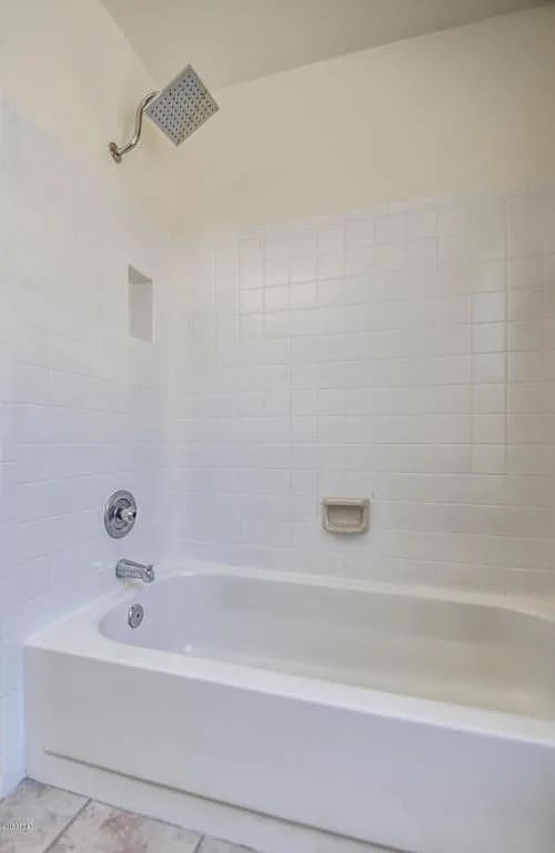 Building Photo - 1549 E Drake Dr