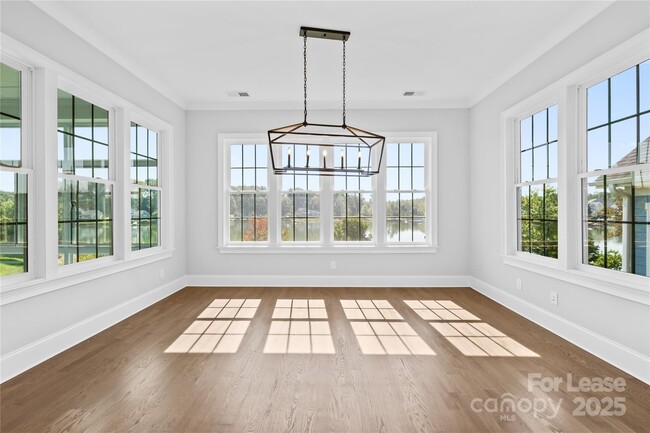 Building Photo - 124 Sisters Cove Ct
