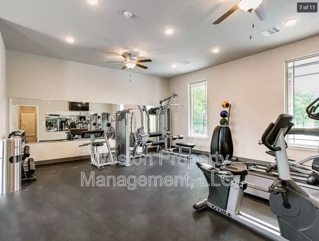 Building Photo - 2932 NW 196th Pl