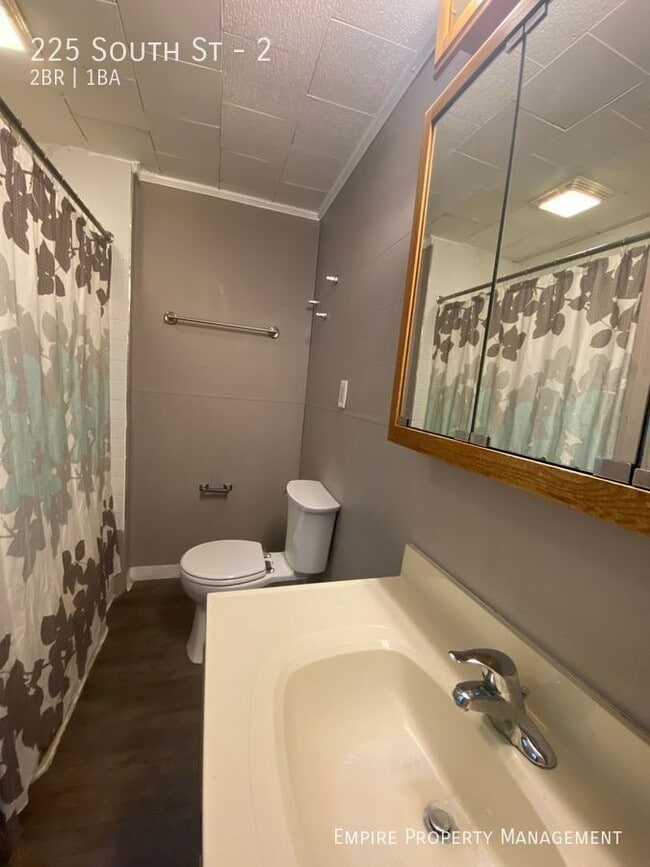 Building Photo - 225 South St