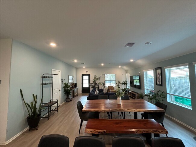 Building Photo - 21207 Bering Reach Dr