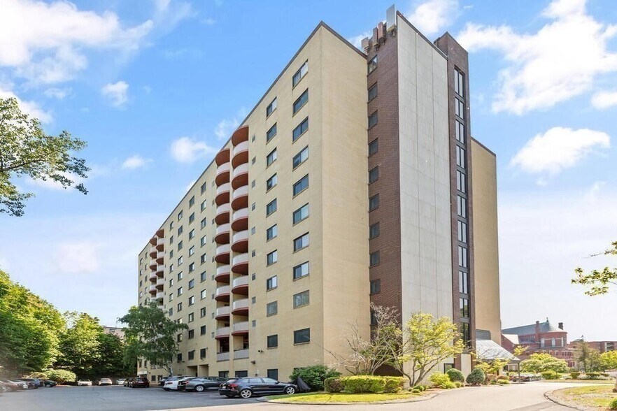 Building Photo - 2500 Mystic Valley Pky