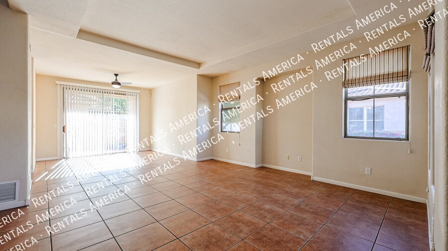 Building Photo - 13601 W Cypress St