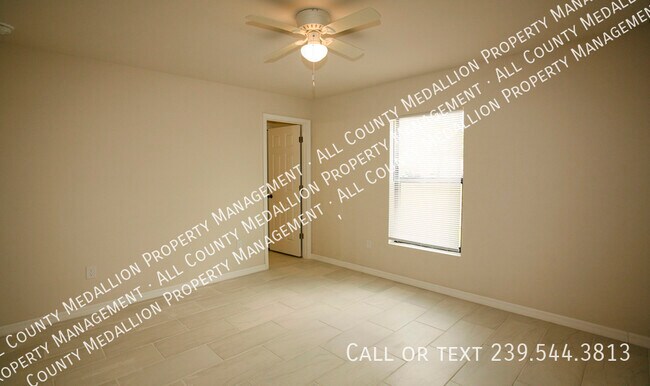 Building Photo - 1309 SE 8th Pl
