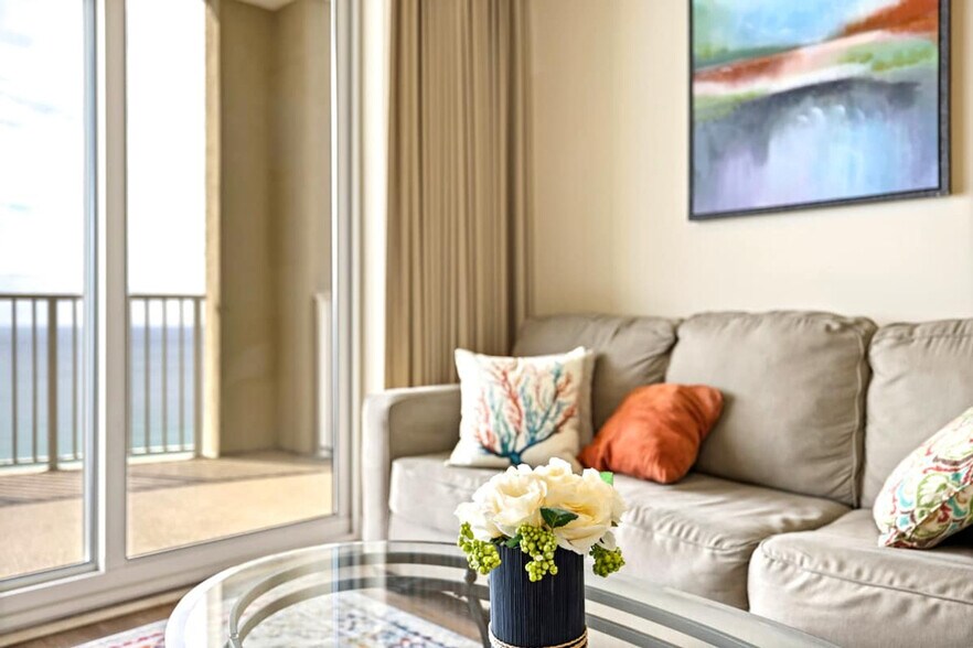 Building Photo - 10625 Front Beach Rd