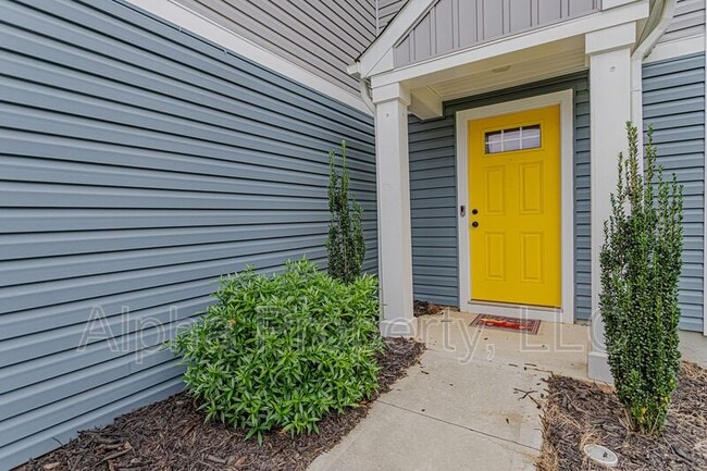 Building Photo - 818 Purcell Dr