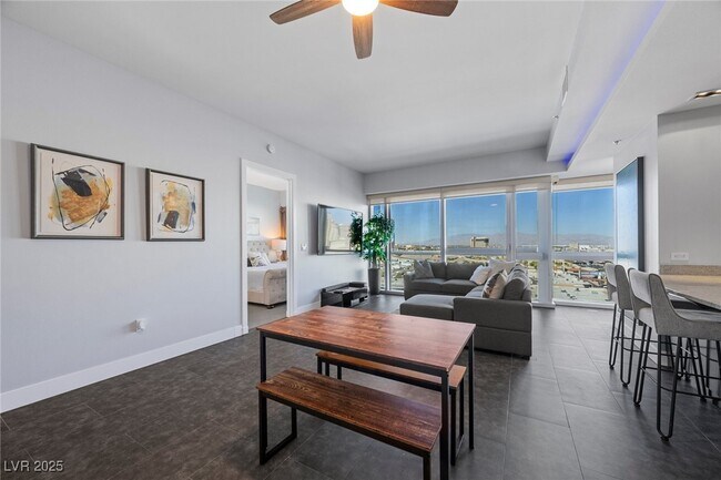 Building Photo - 4471 Dean Martin Dr
