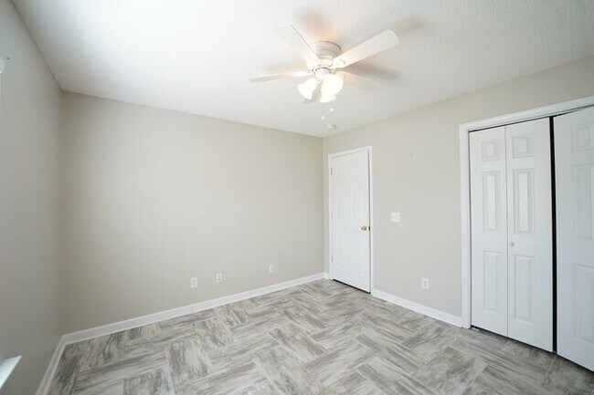 Building Photo - 134 Mustang Dr