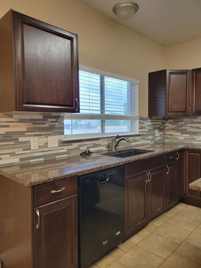 Building Photo - HUGE 4-5 BEDROOM IN HARKER HEIGHTS - OVER 2700 SQ FT