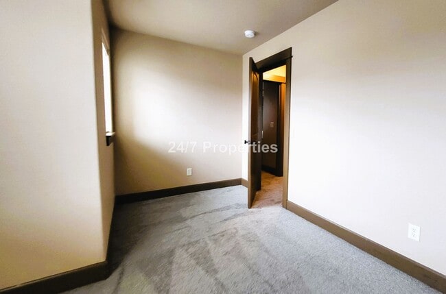 Building Photo - The Perfect 3 BD | 2.5 BA Home in Oregon C...