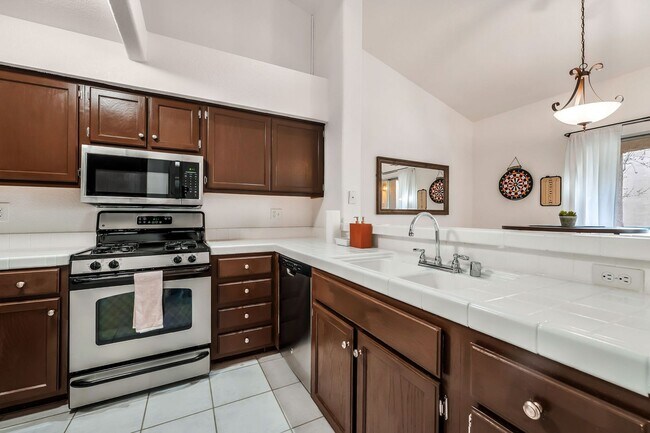 Building Photo - 2251 Wigwam Pkwy