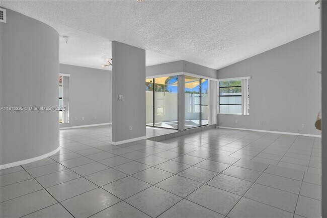 Building Photo - 11054 SW 136th Ct