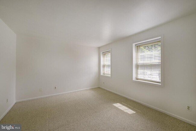 Building Photo - 1403 E Abingdon Dr