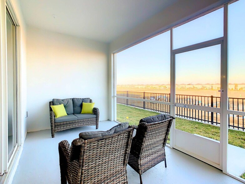 Building Photo - 1083 Splash Shot Pl