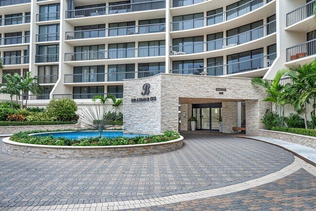 Building Photo - 4740 S Ocean Blvd