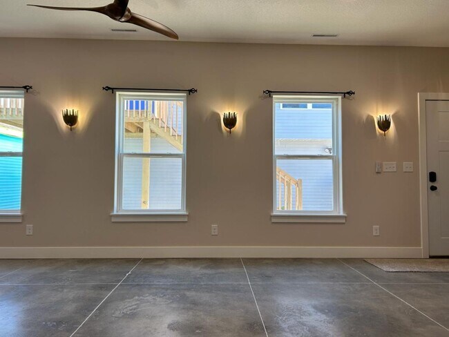 Building Photo - 940 M St SW