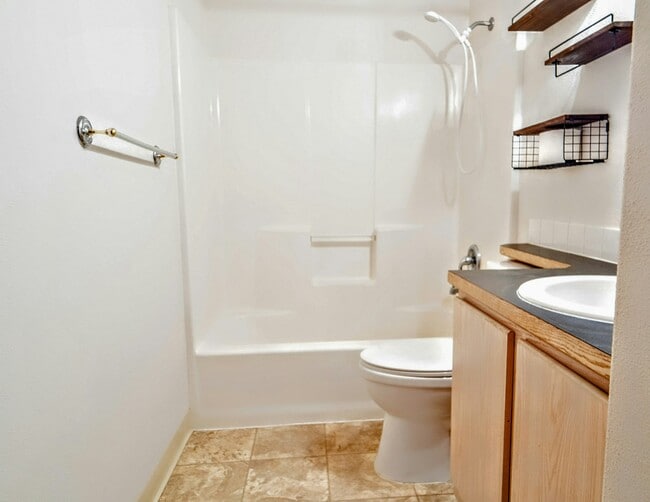 Building Photo - 16901 SE 6th St