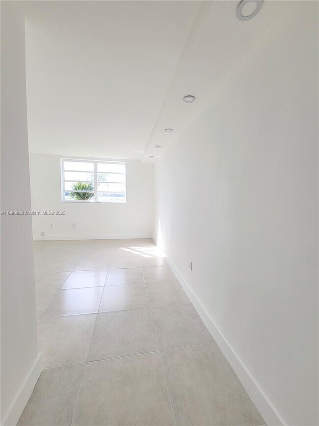 Building Photo - 3010 Marcos Dr