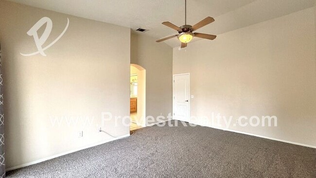 Building Photo - 14871 Apple Valley Rd