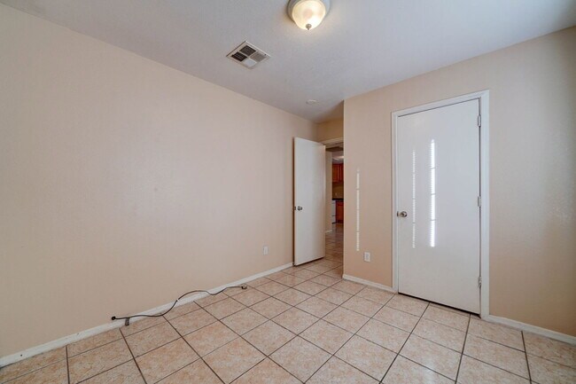 Building Photo - 102 Adams St