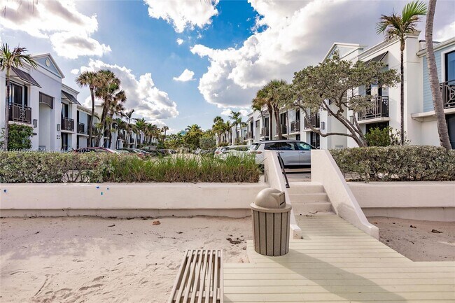 Building Photo - 1696 S Ocean Ln