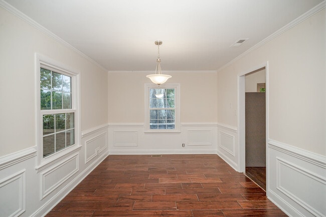 Building Photo - 132 Oak Trail