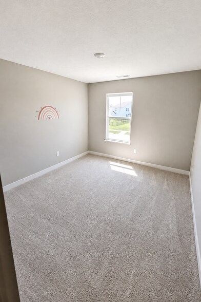 Building Photo - 9160 Larson Dr