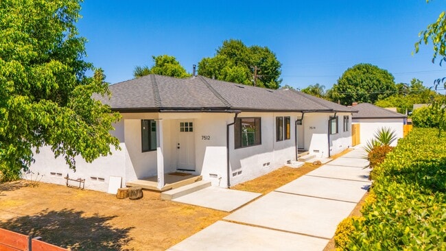 Building Photo - 7512 Woodley Ave
