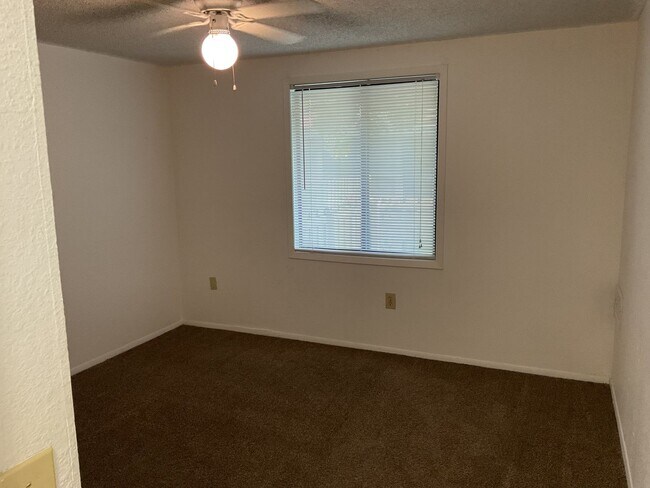 Building Photo - Spacious 1/1! Up to 2 Months Free! Same Day Approvals!