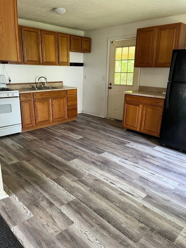 Building Photo - 316 W Main St