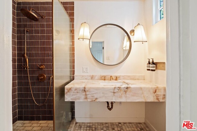 Building Photo - 6677 Maryland Dr