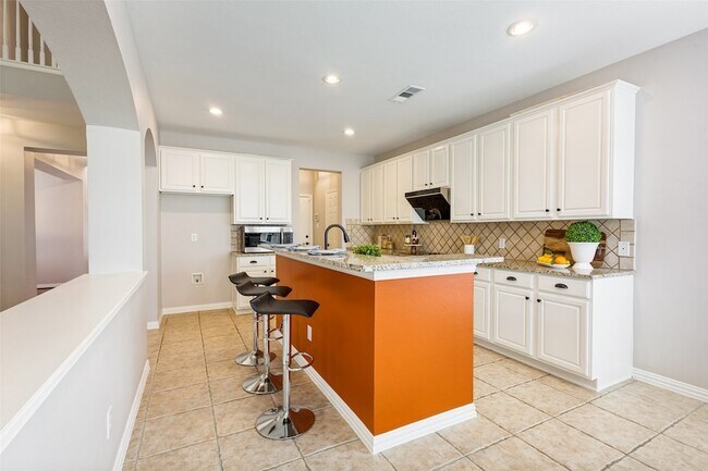 Building Photo - 7905 Purple Martin Way