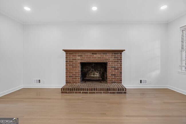 Building Photo - 4854 Springfield Dr
